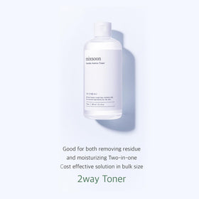mixsoon centella toner applied on skin in lifestyle scene illustrating soothing effect