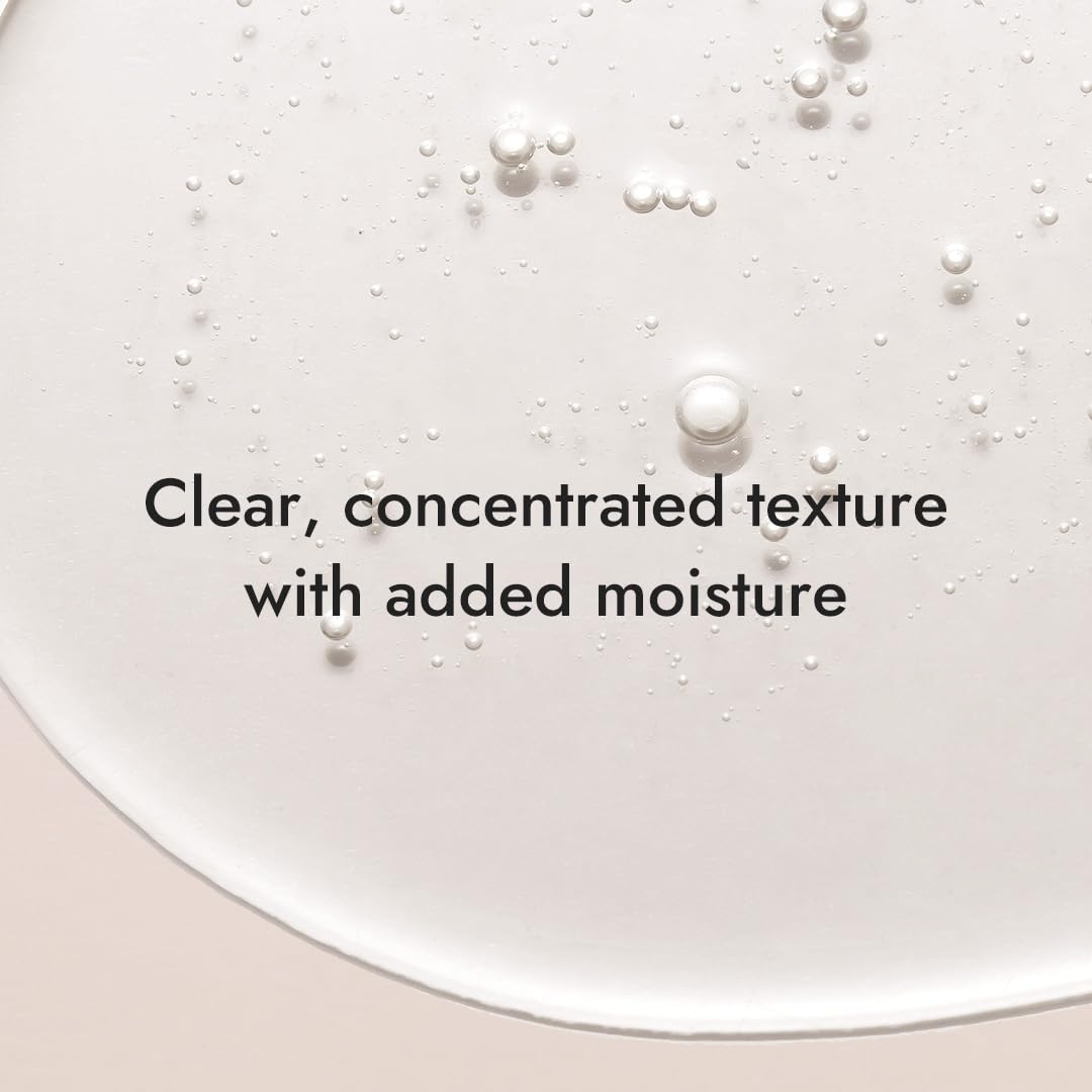 MIZON hand applying toner indicating easy layering and instant moisture