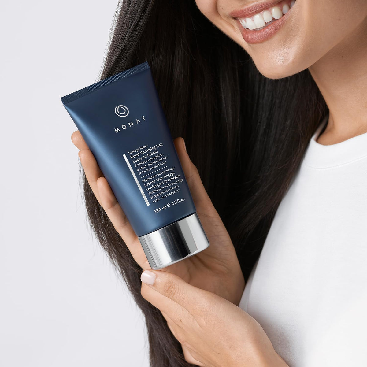 MONAT hand dispensing crème texture for easy application