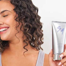 MONAT STUDIO ONE label close-up highlighting REJUVENIQE S and seed extracts