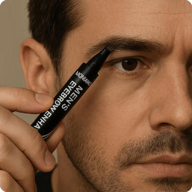 Moniano close-up of four-fork tip showing precise hair-like strokes benefit accuracy
