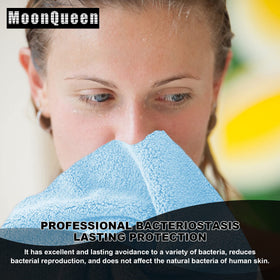 MOONQUEEN washcloth removing makeup to demonstrate effective makeup-lift benefit