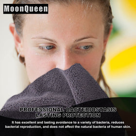 MOONQUEEN wet cloth removing makeup demonstrating effective cleansing