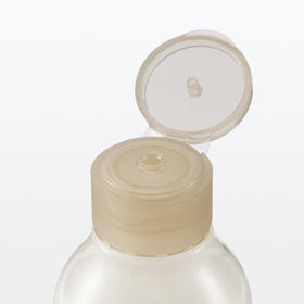Muji hand applying lotion demonstrating smooth spread and comfort