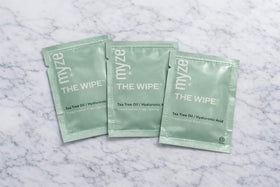 Myze The Wipe in use gently cleaning eyelids demonstrating comfort and effectiveness