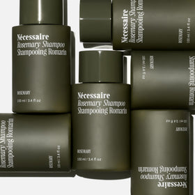 Nécessaire shampoo being dispensed to demonstrate easy application and control