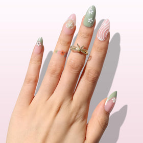 Nail Reformation display of 15 sizes in rows for an accurate fit and simple selection