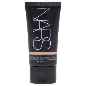NARS close-up texture of tinted moisturizer illustrating hydrating, dewy finish