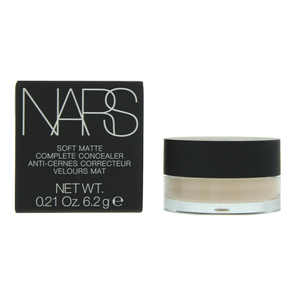 NARS front packaging showing shade Chantilly and product benefit of full coverage