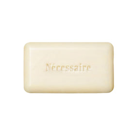 Nécessaire front packaging showing bar and sustainable design benefit