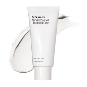 Nécessaire front packaging showing clean bottle and clear benefit