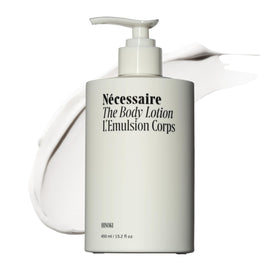 Nécessaire front bottle showing clean design and daily hydration benefit