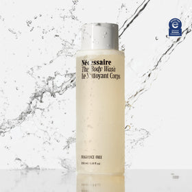Nécessaire close-up of ceramide and niacinamide ingredients for barrier support
