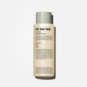 Nécessaire label close-up highlighting ingredients and gentle surfactants benefit