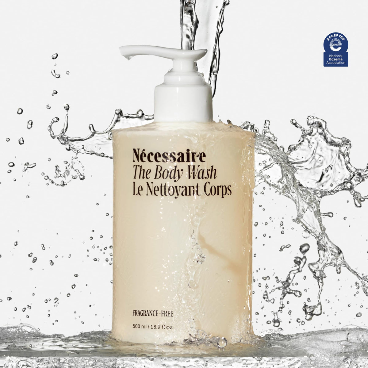 Nécessaire texture close-up illustrating lightweight gel and gentle lather