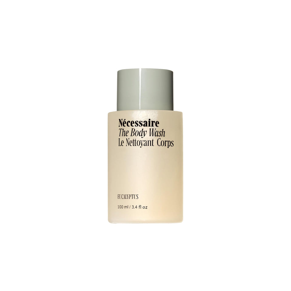 Nécessaire front packaging showing mini eucalyptus bottle and clear label benefits