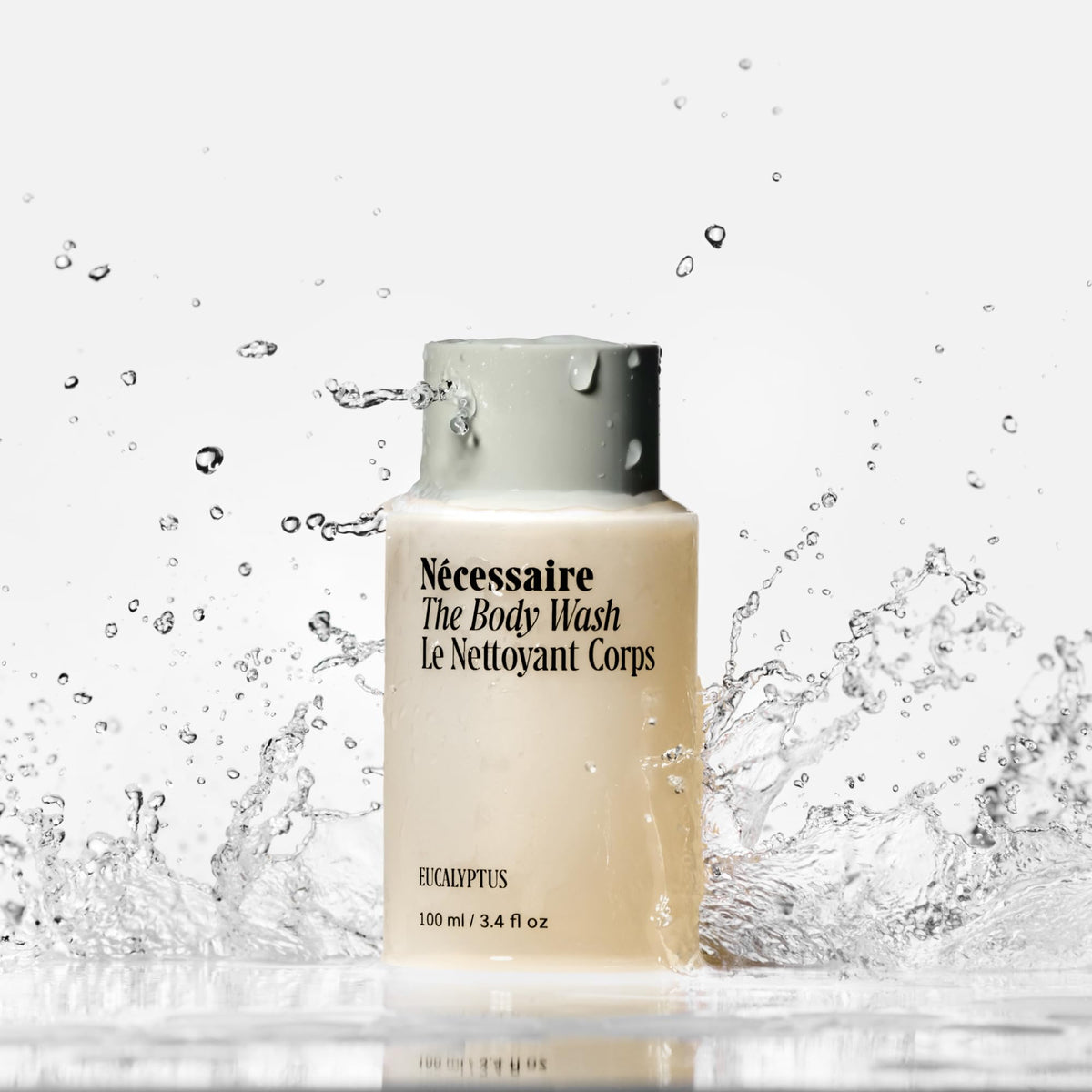 Nécessaire pump and foam texture demonstrating gentle lather and nourishing feel