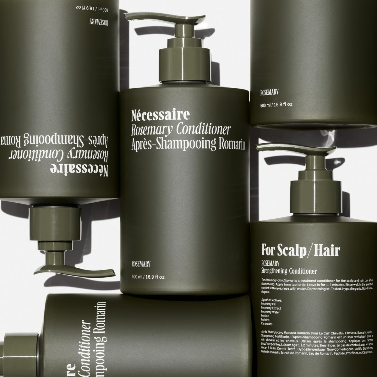 Nécessaire texture close-up gel-cream showing smooth spread and lightweight feel