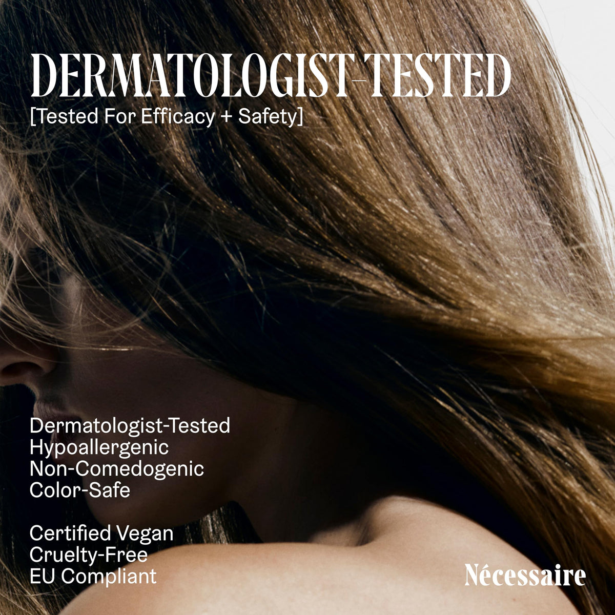 Nécessaire applying mask to damp hair demonstrating easier detangling benefit
