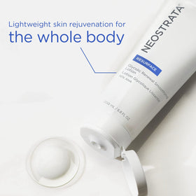 NEOSTRATA pump dispensing a droplet to show controlled delivery and easy application