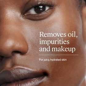 Neutrogena foaming lather on hand removing dirt and oil effectively