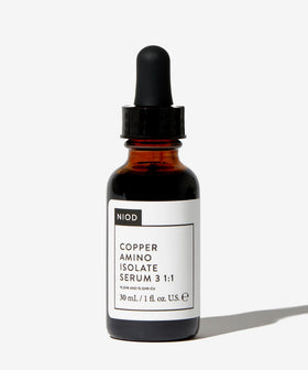 NIOD dropper detail with serum droplet for precise application and control