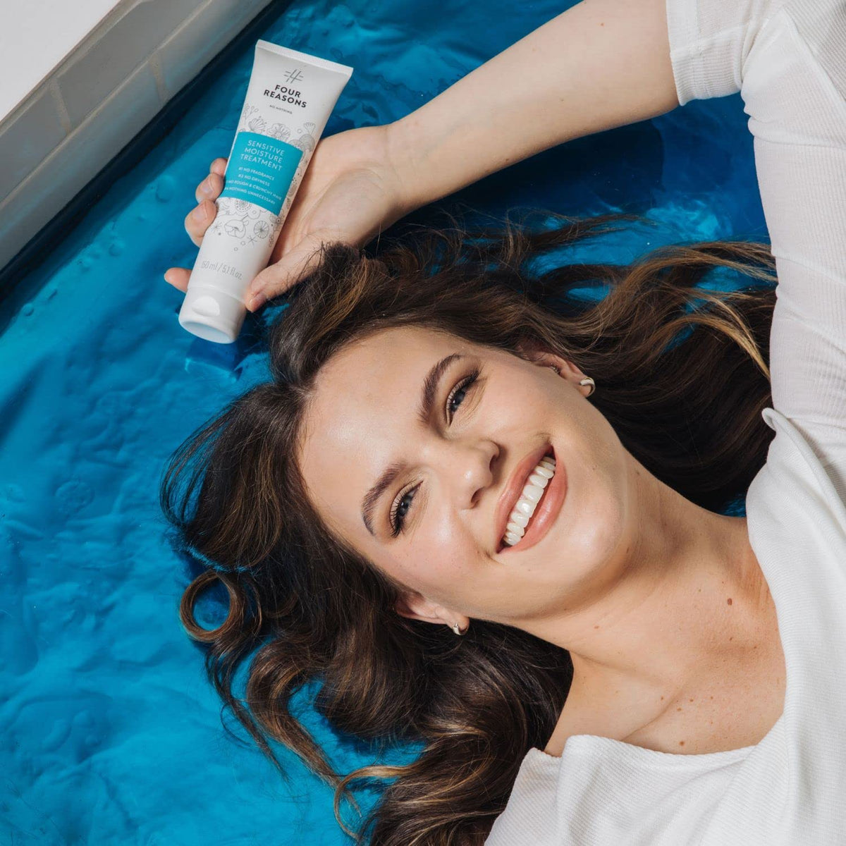 No nothing in-hand amount demonstrating easy portioning and concentrated treatment benefit