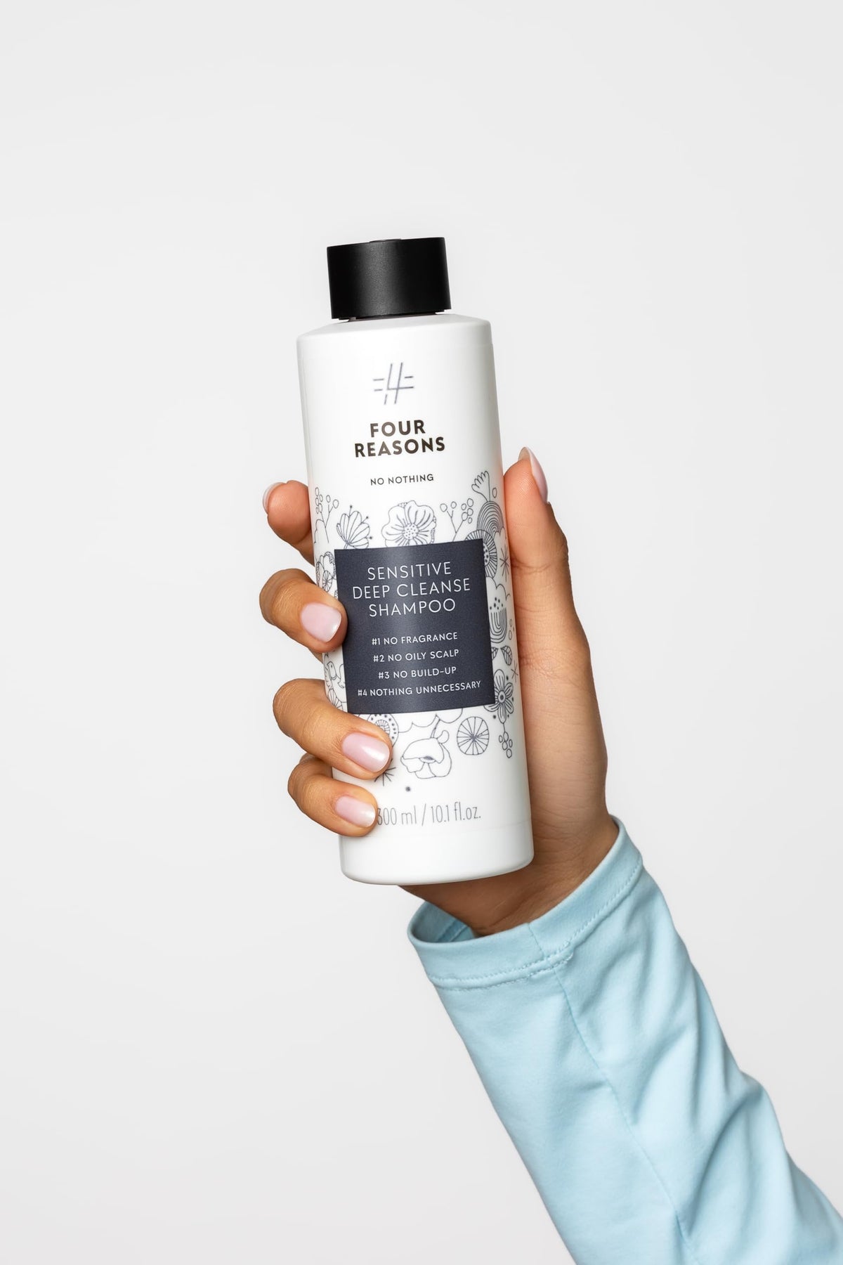 No Nothing light lather on hair illustrating effective residue lift
