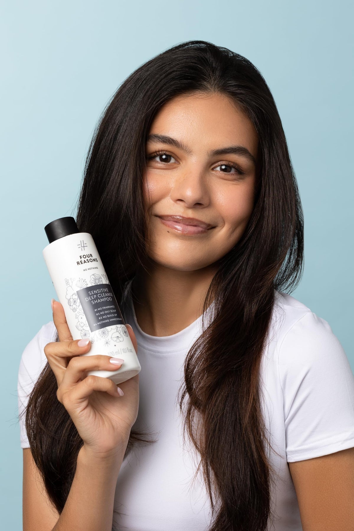No Nothing pump dispensing clear shampoo texture for gentle cleansing
