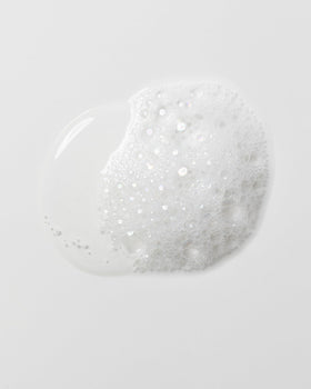 No Nothing scalp application showing targeted oil and buildup removal