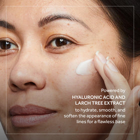 No7 split-face before and after demonstrating visible pore blurring