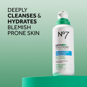 No7 pump dispensing foam demonstrating easy application and gentle lather