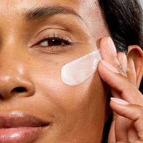 No7 product label close-up displaying key ingredients and benefits