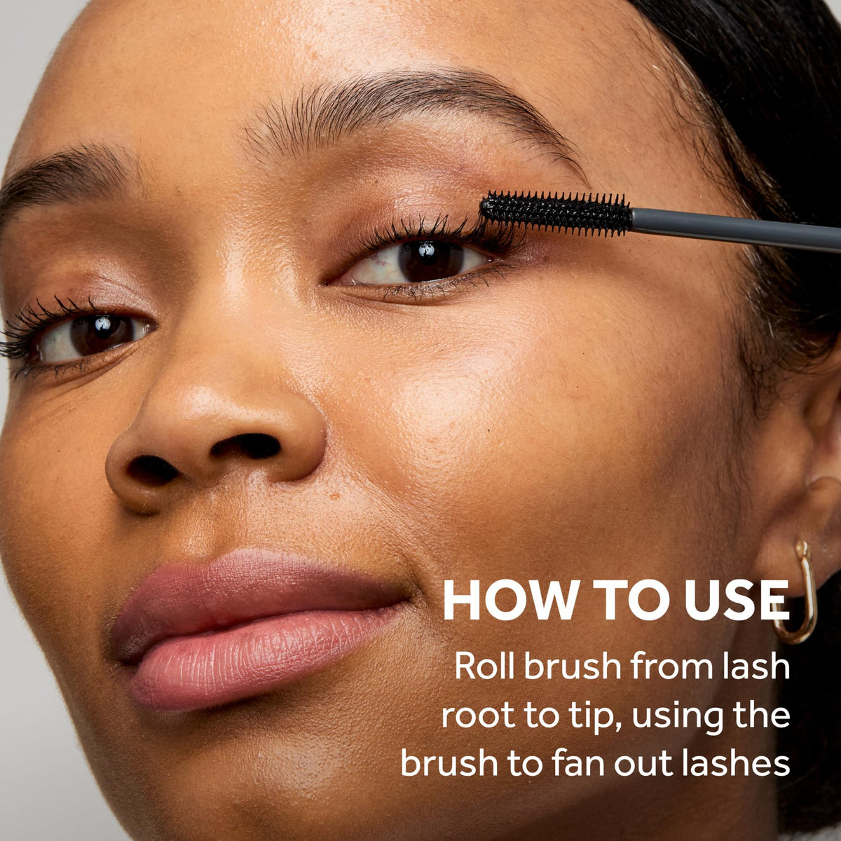 no7 model wearing mascara showing lifted, fanned lashes for bold definition