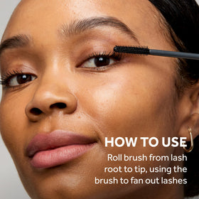 no7 model wearing mascara showing lifted, fanned lashes for bold definition
