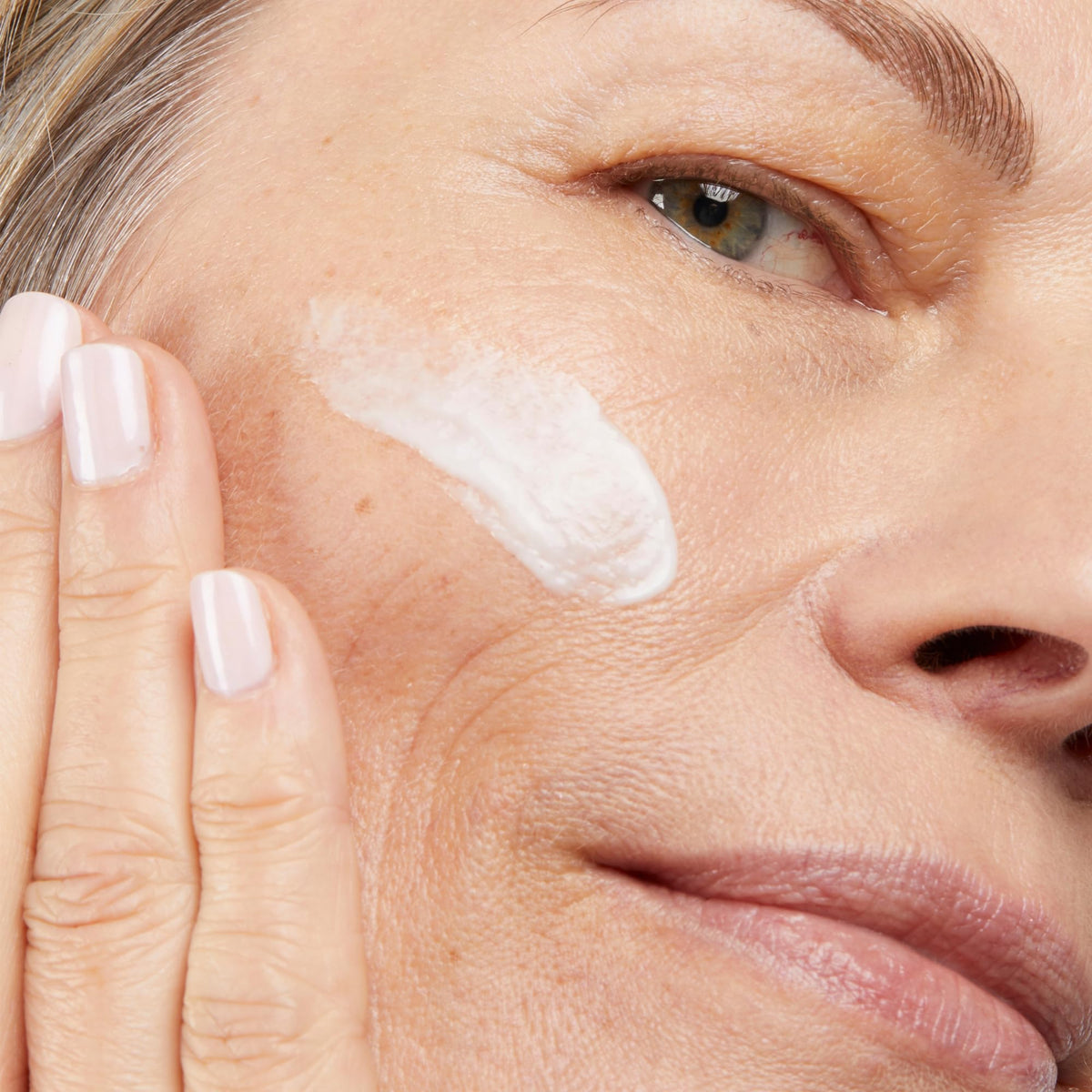 No7 texture close-up highlighting lightweight serum and fast absorption