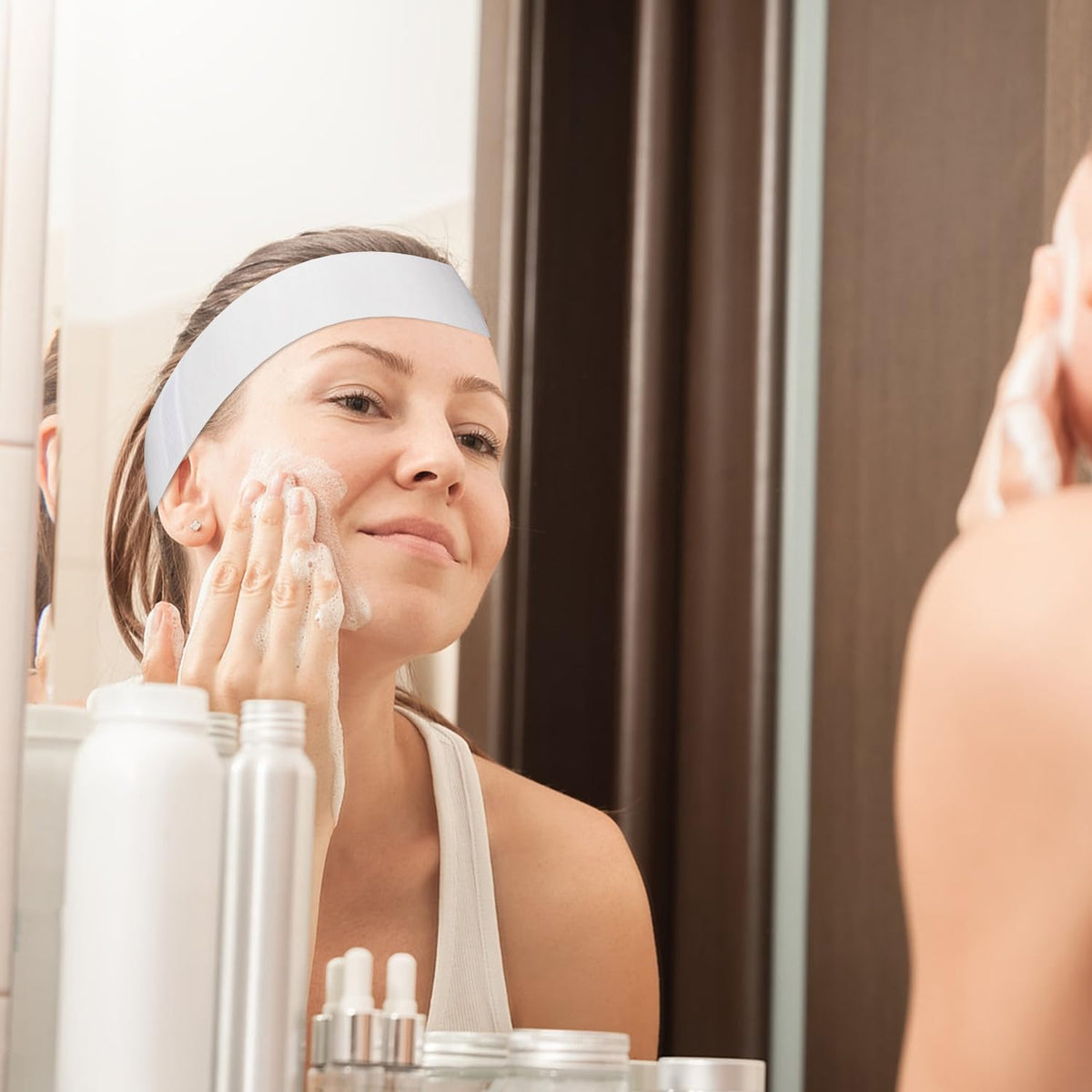 Noverlife headband used for makeup application maintaining a clean face