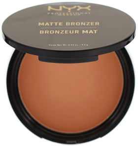 NYX PROFESSIONAL MAKEUP closed compact label showing Medium shade and compact design benefit