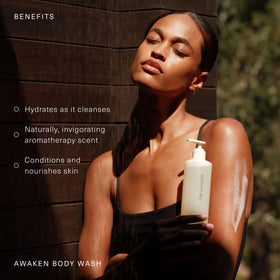 Oak Essentials creamy lather texture demonstrating gentle hydration