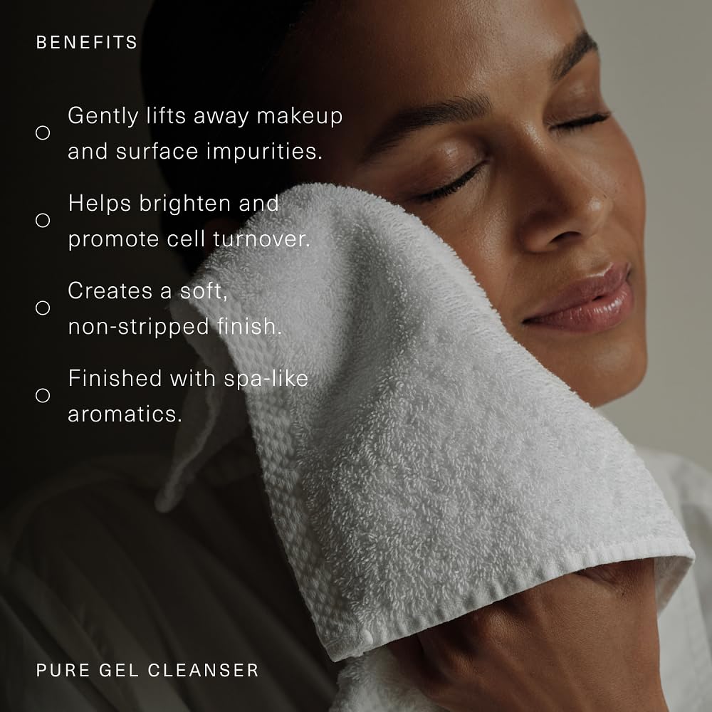 Oak Essentials texture close-up highlighting smooth hydrating gel
