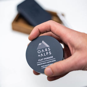 Oars + Alps sandalwood amber notes with natural scent suggestion
