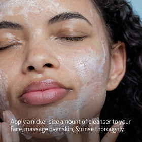 Obagi Medical applying cleanser to face showing effective pore-clearing action
