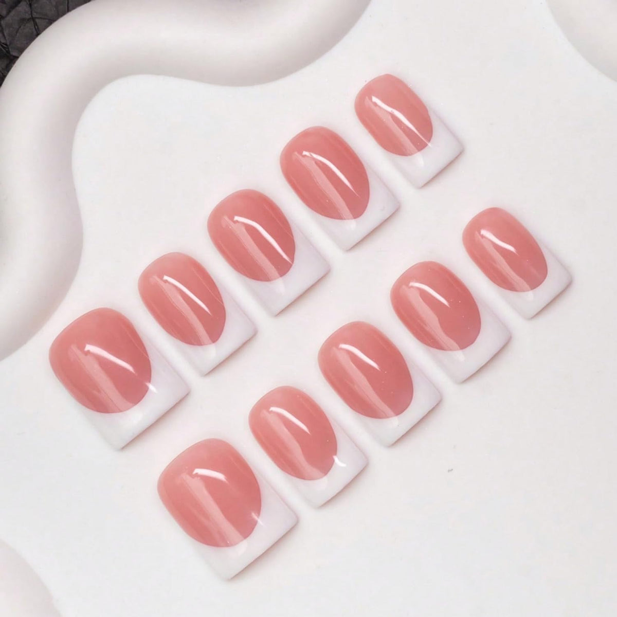 OCOUYVD front packaging showing full kit and clear benefit of ready-to-wear nails