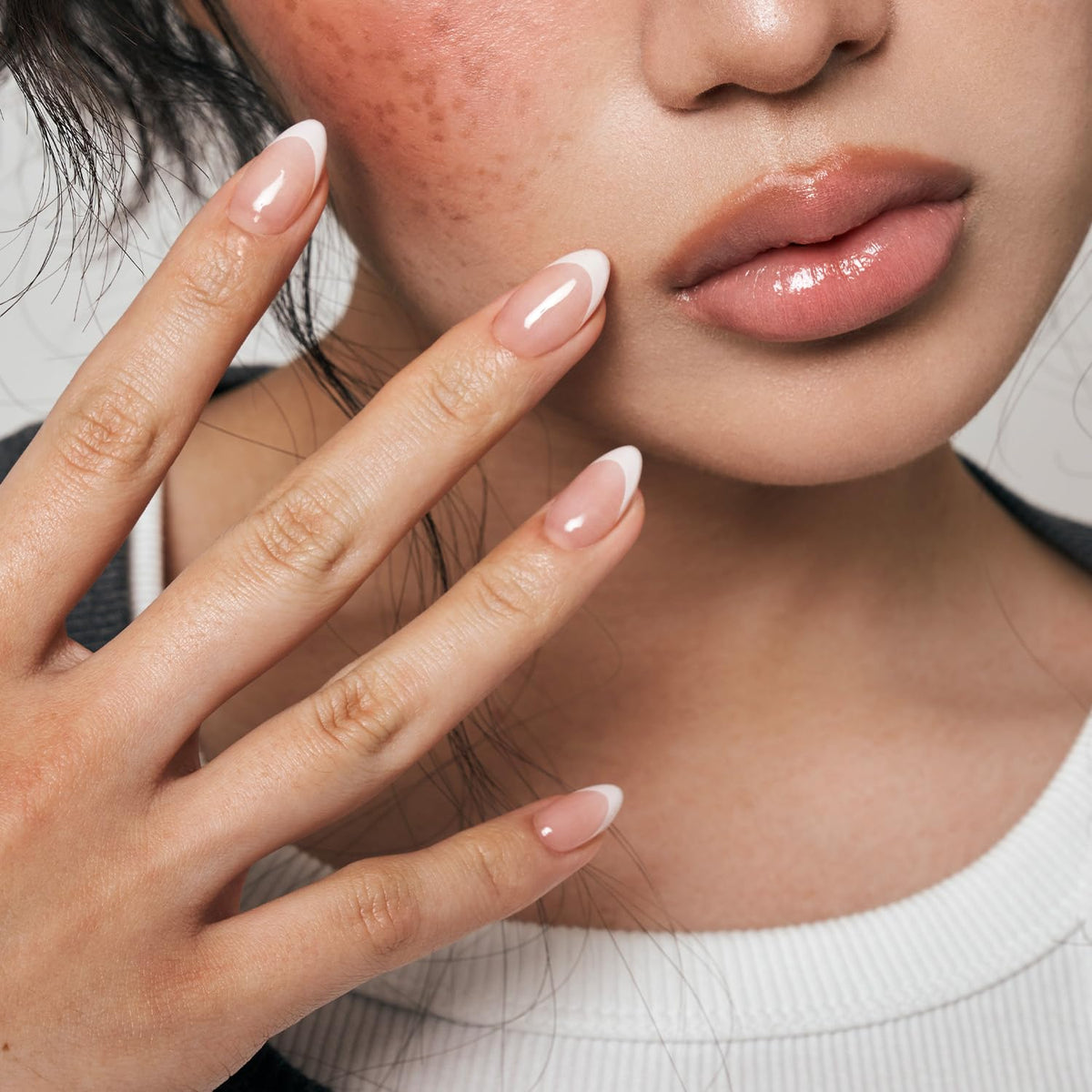 ohora medium oval tip close-up displaying smooth gel finish and salon look