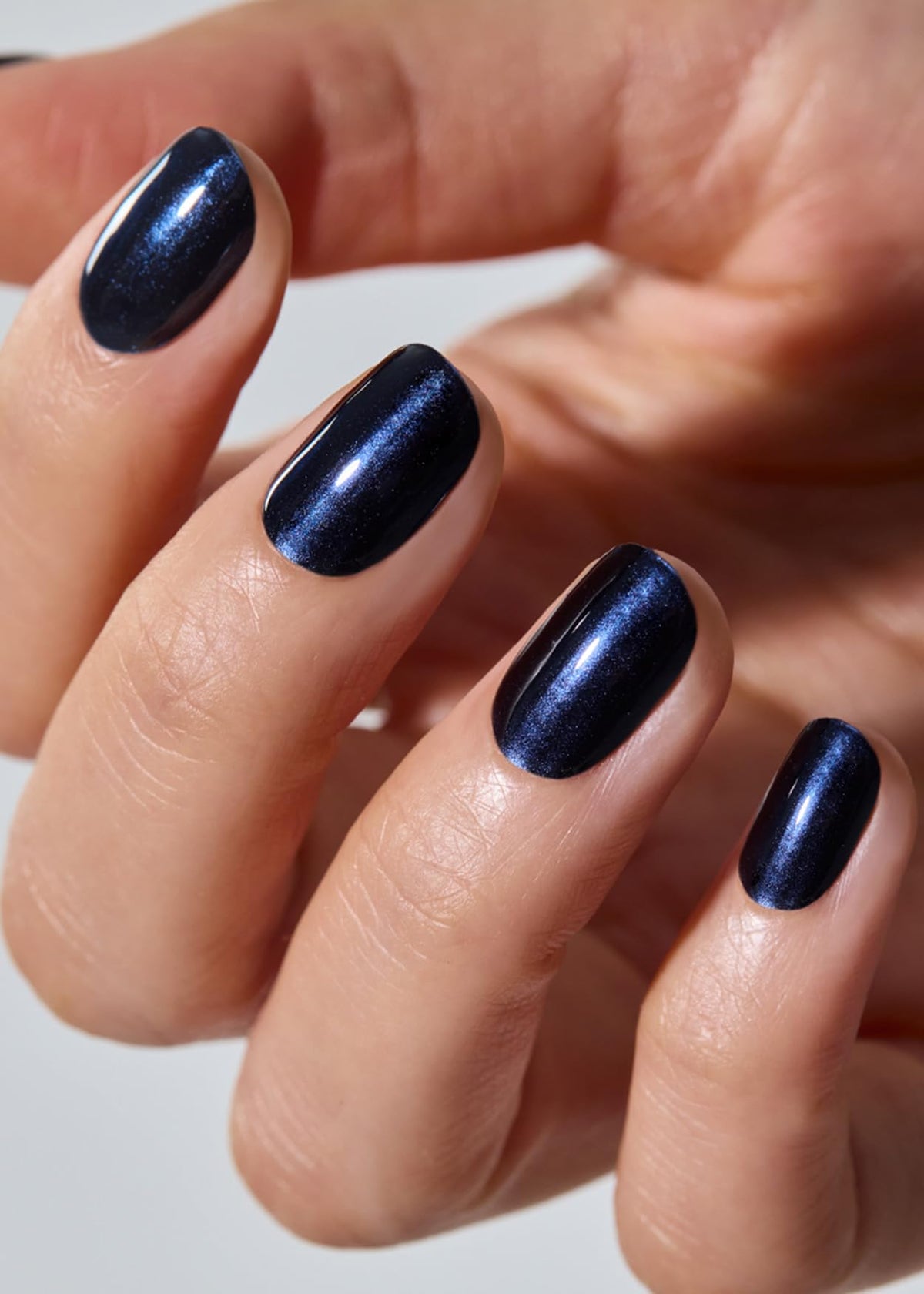 ohora close-up of strip texture highlighting chrome finish and smooth gel surface