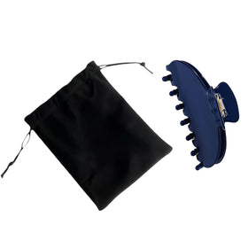 OideGuiing clip in use holding an updo to show secure comfortable grip
