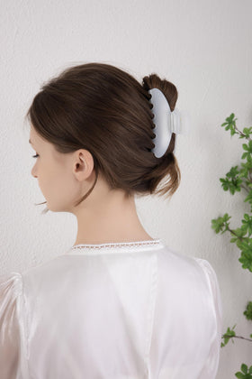 OideGuiing open jaw revealing non-slip inner grip to prevent sliding