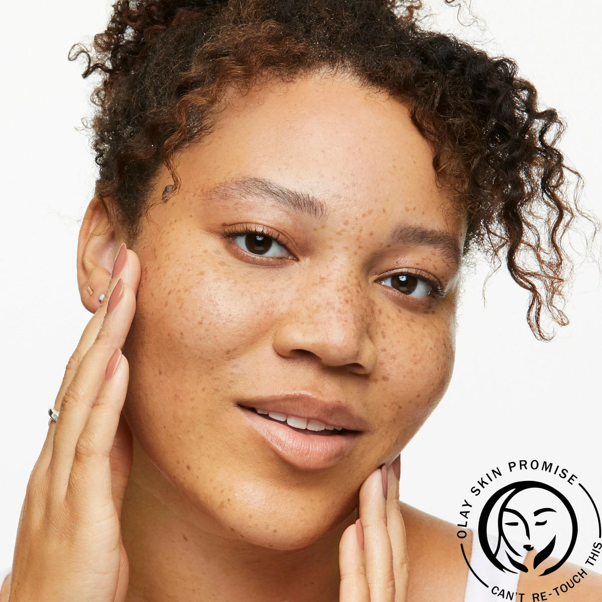 Olay niacinamide ingredient visual emphasizing pore-refining benefit