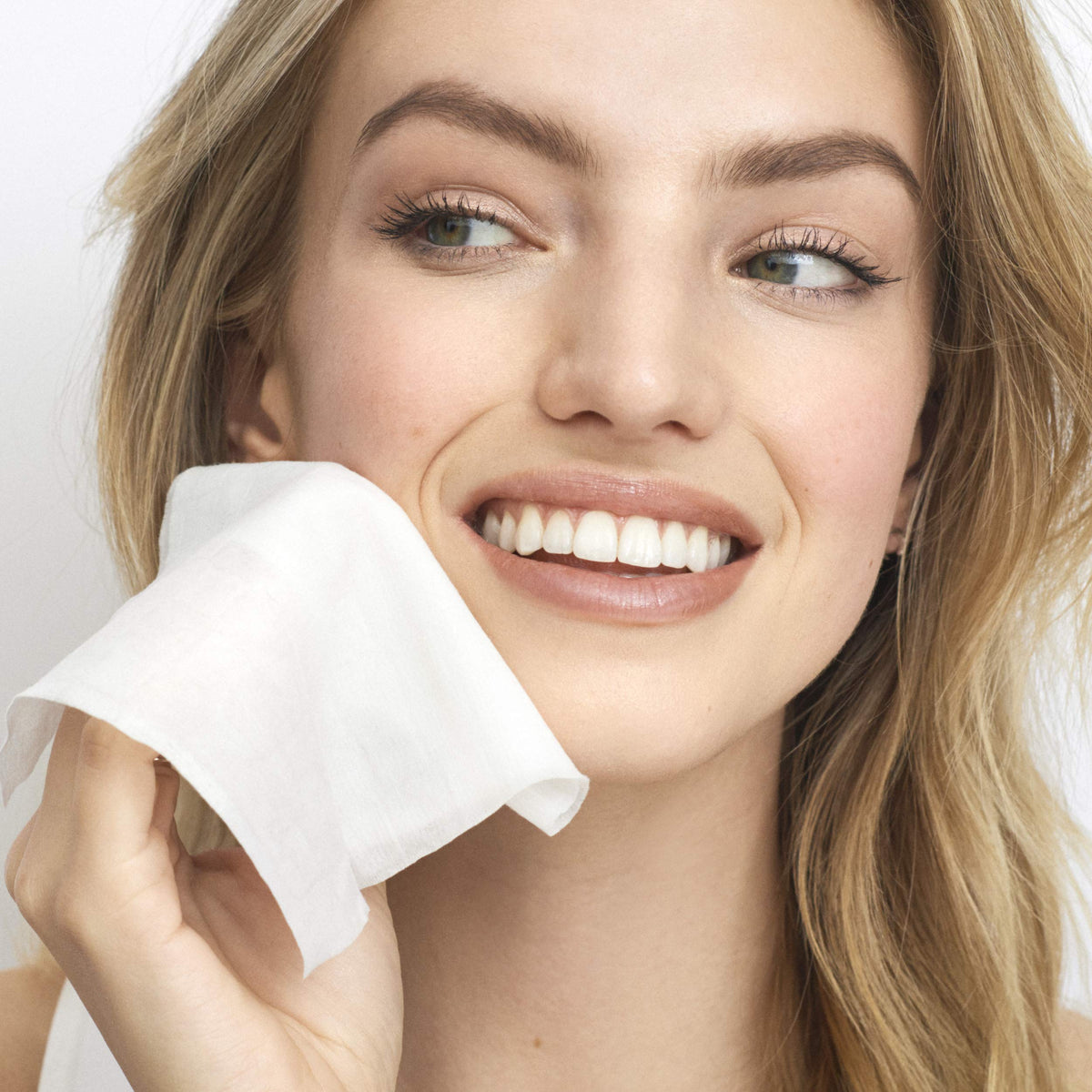 Olay open tub with stacked wipes for convenient at-home use