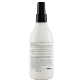 Oligo Professionnel Calura fine mist texture closeup demonstrating even lightweight coverage
